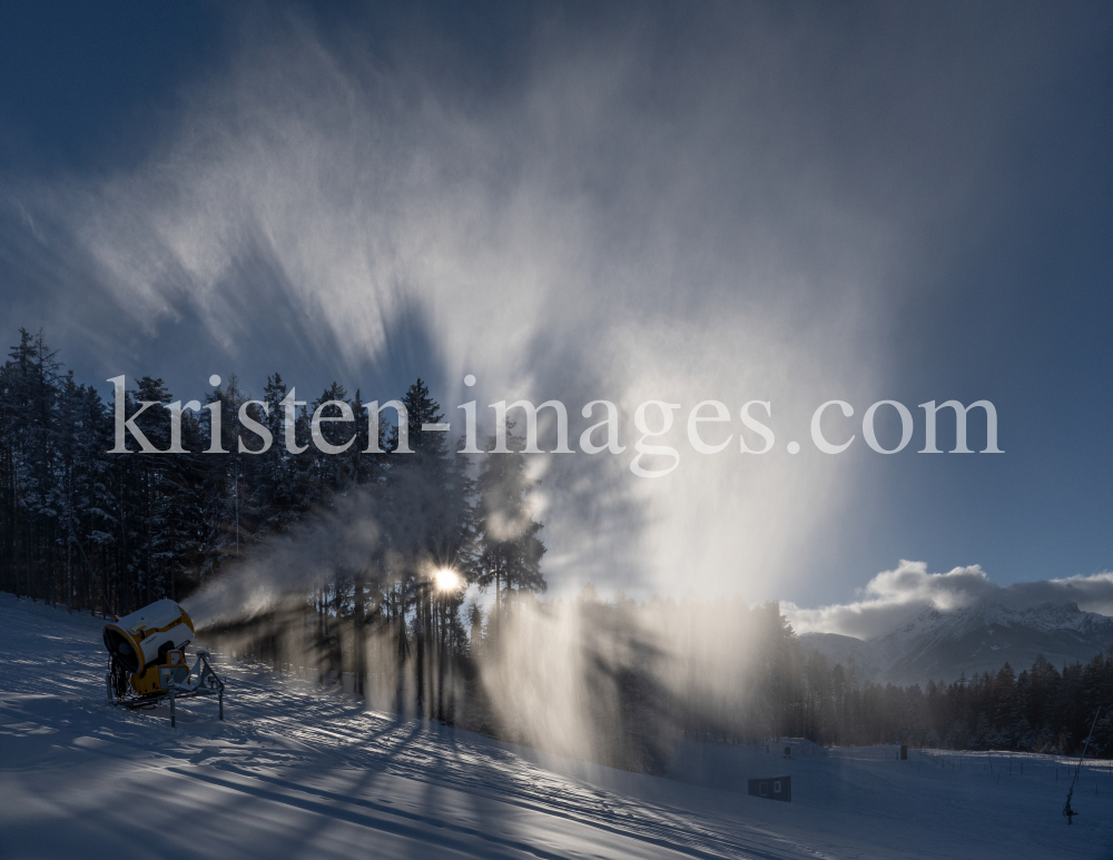 Schneekanone / Patscherkofel, Tirol, Österreich by kristen-images.com