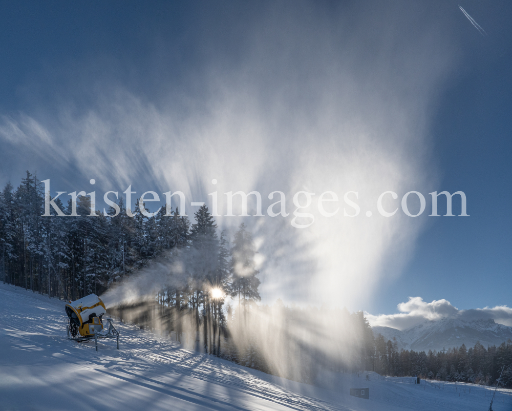 Schneekanone / Patscherkofel, Tirol, Österreich by kristen-images.com