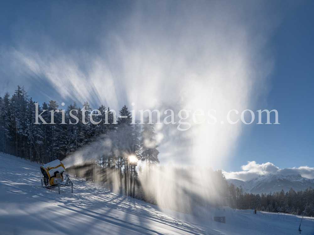 Schneekanone / Patscherkofel, Tirol, Österreich by kristen-images.com