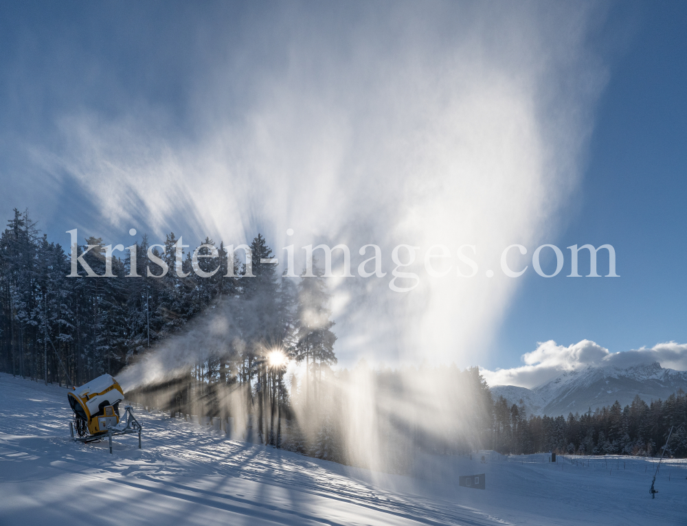 Schneekanone / Patscherkofel, Tirol, Österreich by kristen-images.com