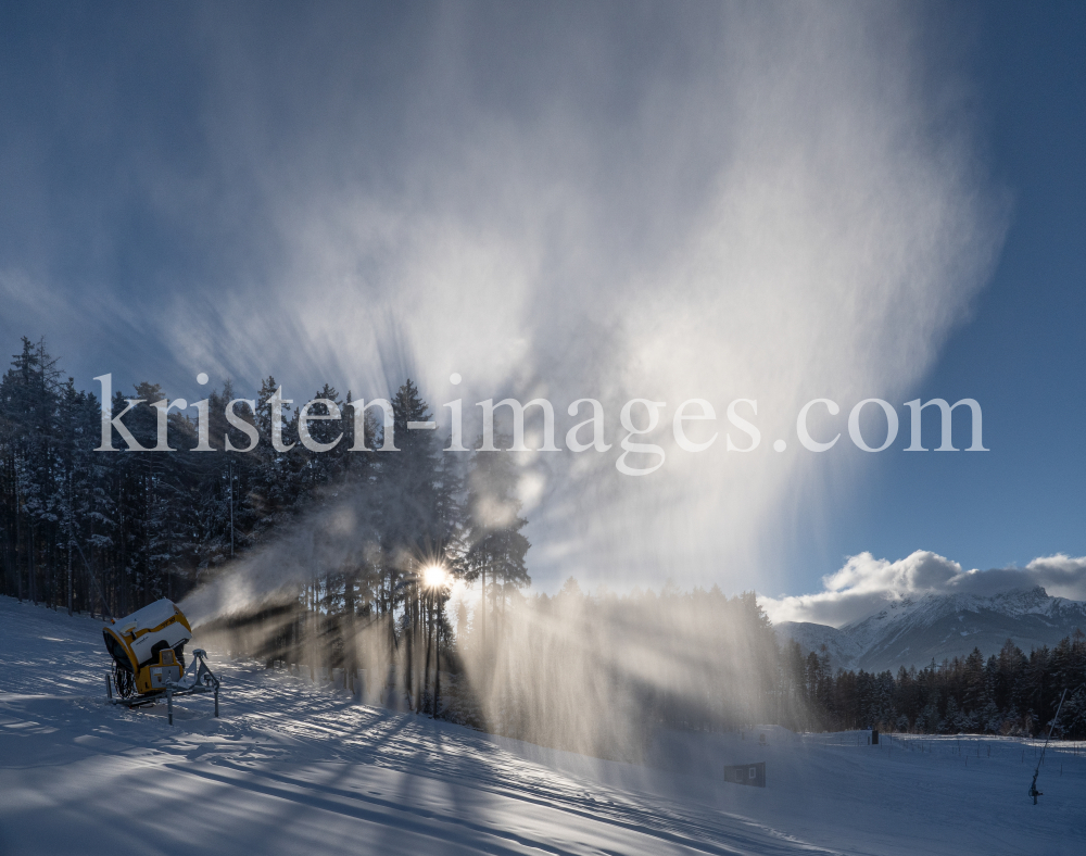 Schneekanone / Patscherkofel, Tirol, Österreich by kristen-images.com