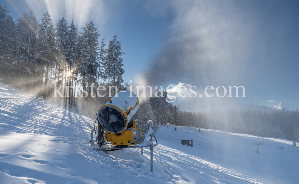 Schneekanone / Patscherkofel, Tirol, Österreich by kristen-images.com