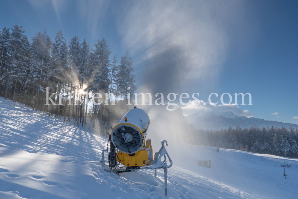 Schneekanone / Patscherkofel, Tirol, Österreich by kristen-images.com