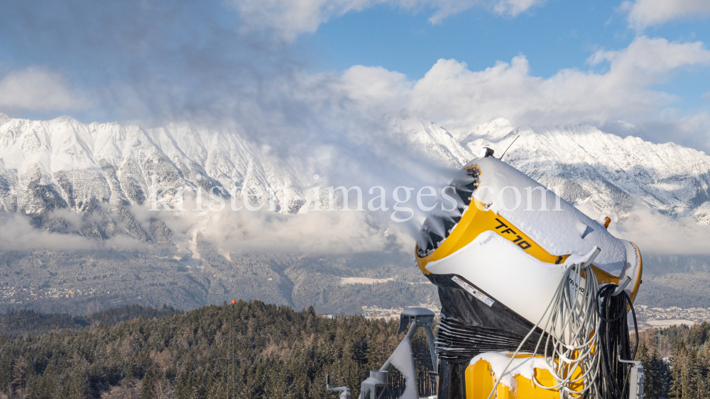 Schneekanone / Patscherkofel, Tirol, Österreich by kristen-images.com