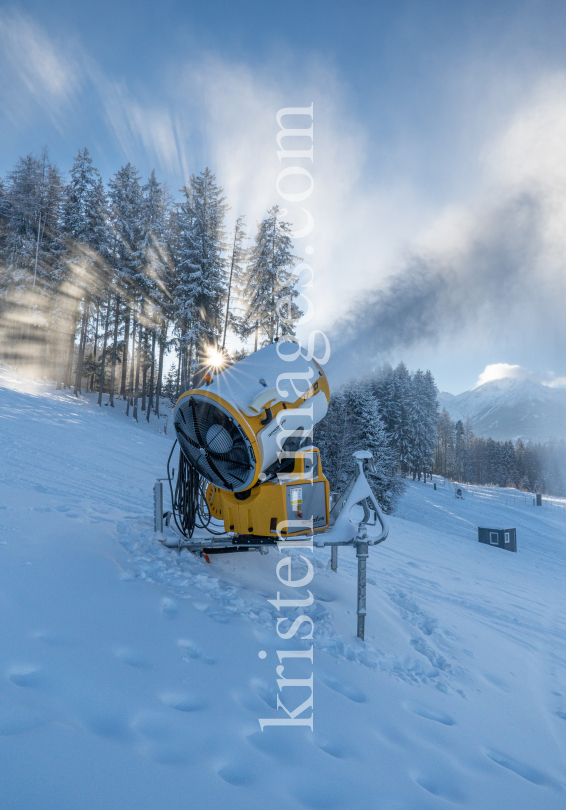 Schneekanone / Patscherkofel, Tirol, Österreich by kristen-images.com