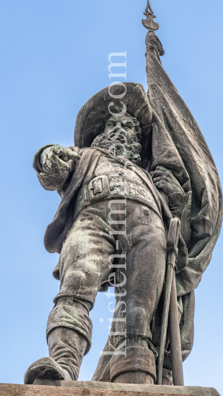 Denkmal von Andreas Hofer am Bergisel, Innsbruck, Tirol, Österreich by kristen-images.com