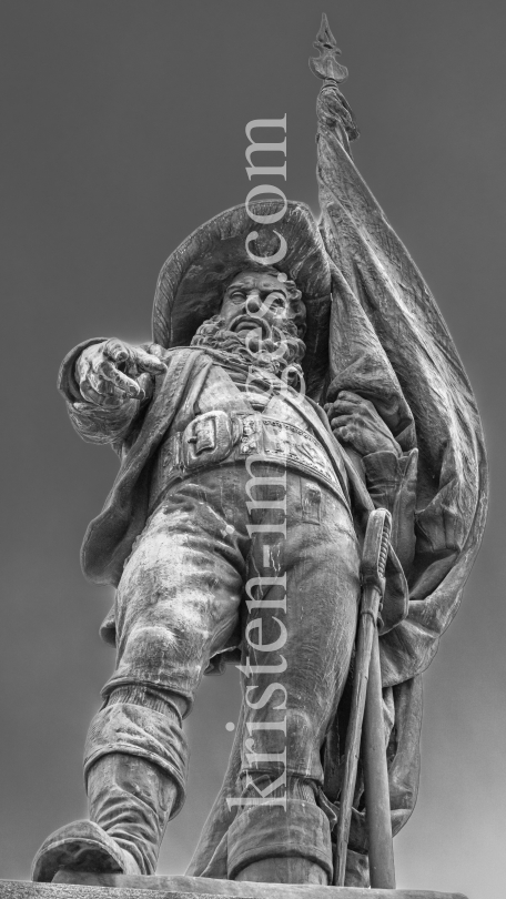 Denkmal von Andreas Hofer am Bergisel, Innsbruck, Tirol, Österreich by kristen-images.com