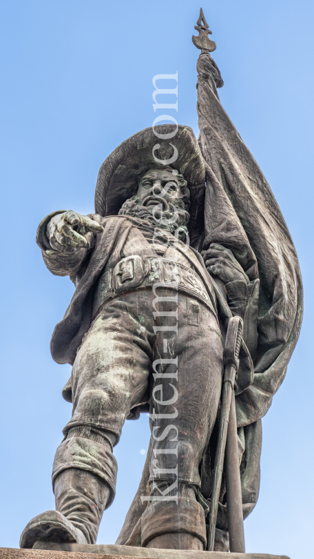 Denkmal von Andreas Hofer am Bergisel, Innsbruck, Tirol, Österreich by kristen-images.com