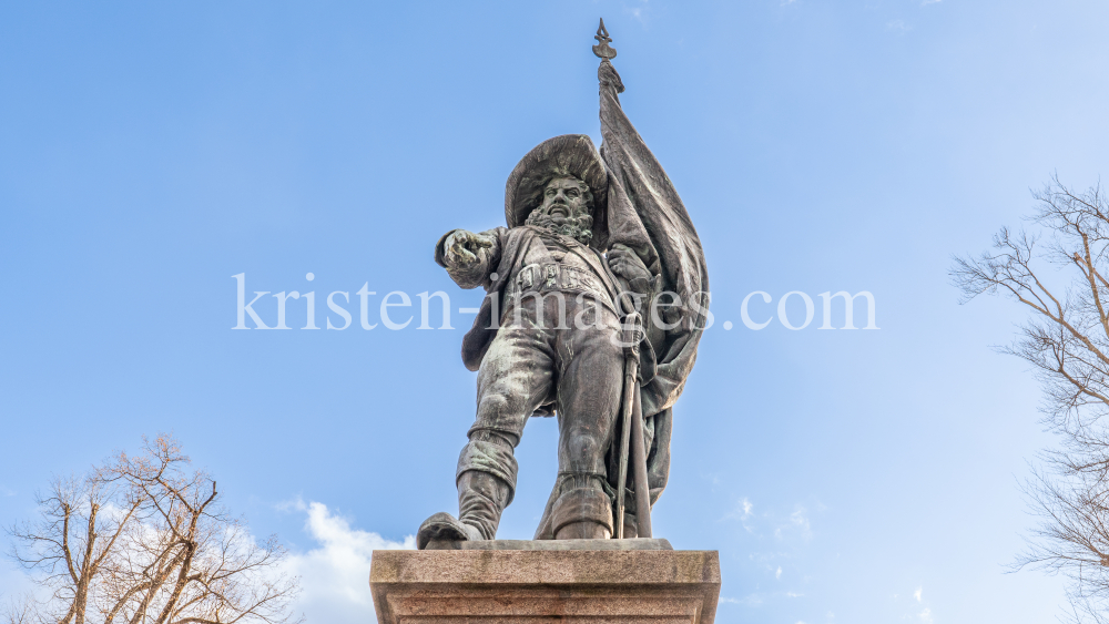 Denkmal von Andreas Hofer am Bergisel, Innsbruck, Tirol, Österreich by kristen-images.com