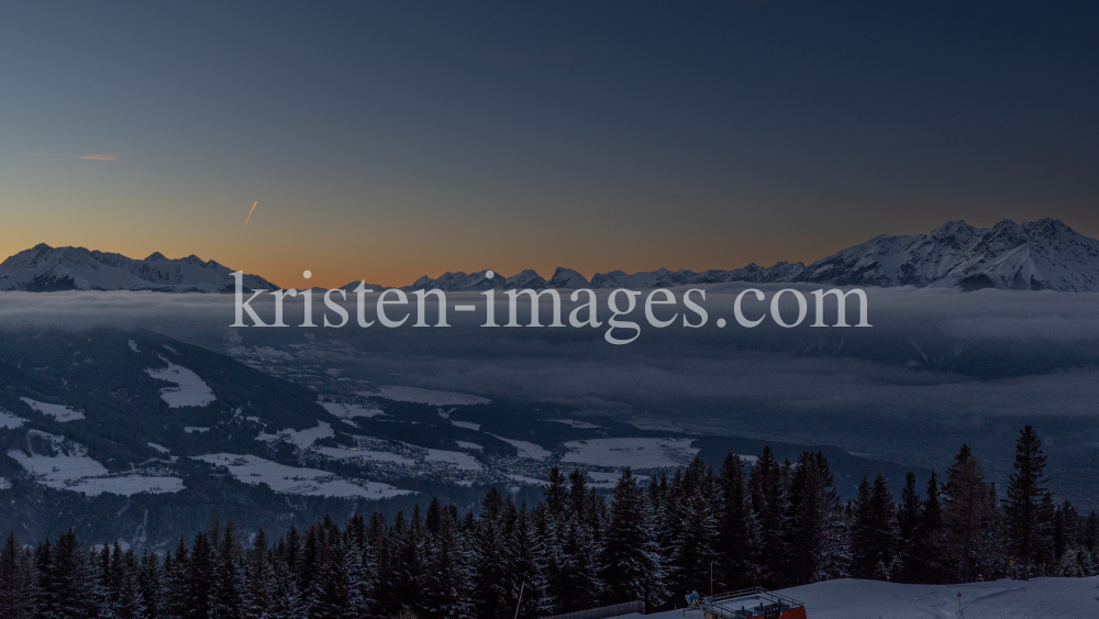 Blick vom Patscherkofel in das Oberinntal, Inntal, Tirol, Österreich by kristen-images.com