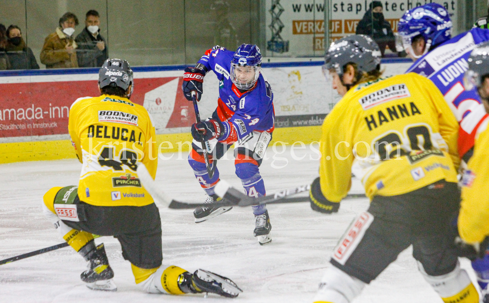 HC TWK Innsbruck-Die Haie - HC Pustertal Wölfe by kristen-images.com