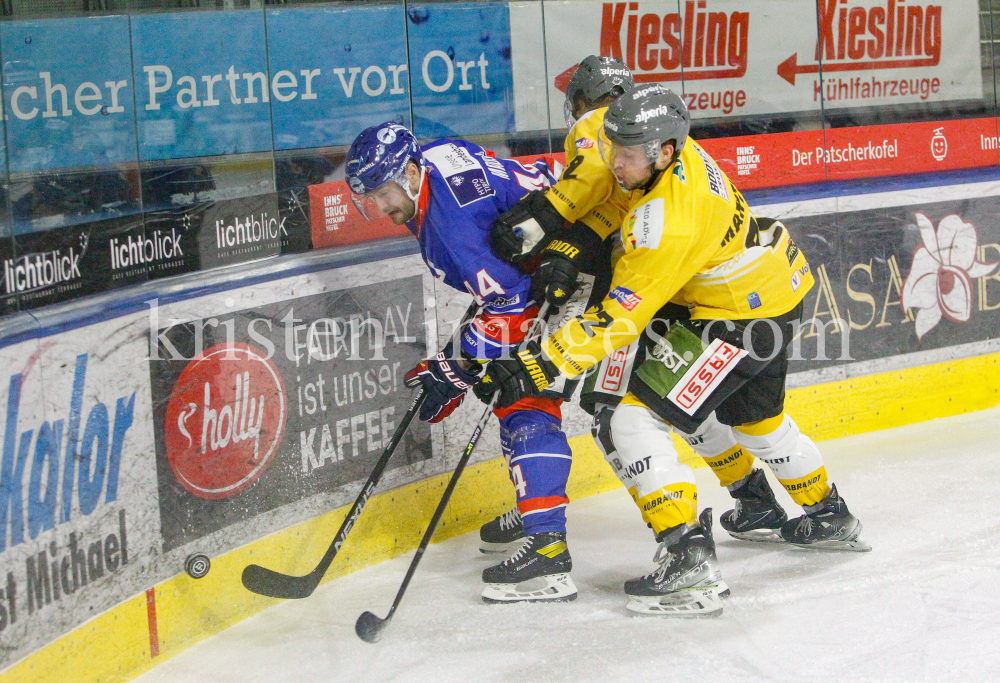 HC TWK Innsbruck-Die Haie - HC Pustertal Wölfe by kristen-images.com