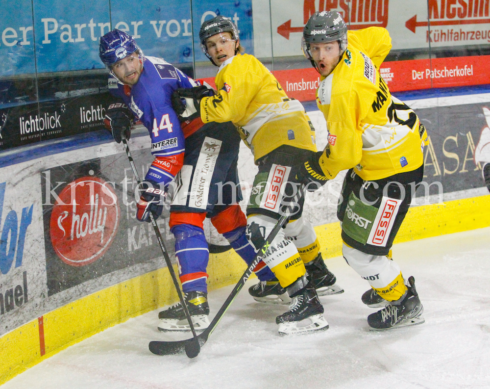 HC TWK Innsbruck-Die Haie - HC Pustertal Wölfe by kristen-images.com