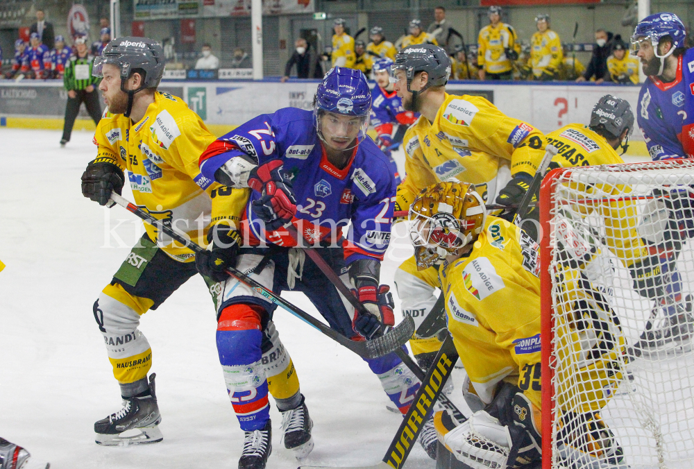 HC TWK Innsbruck-Die Haie - HC Pustertal Wölfe by kristen-images.com