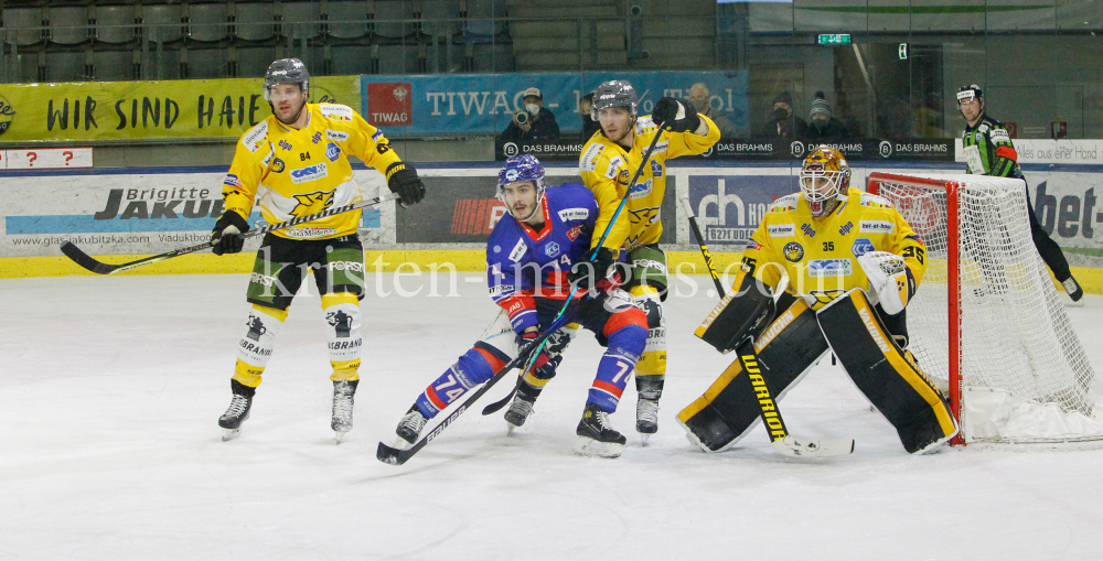 HC TWK Innsbruck-Die Haie - HC Pustertal Wölfe by kristen-images.com