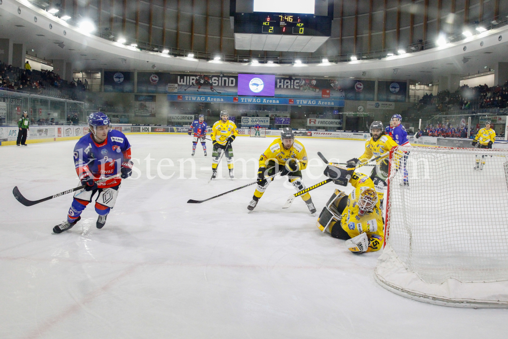 HC TWK Innsbruck-Die Haie - HC Pustertal Wölfe by kristen-images.com