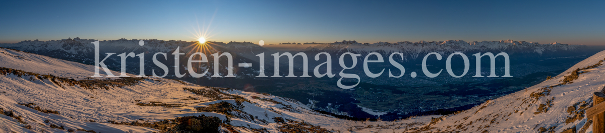 Sonnenuntergang am Patscherkofel, Tirol, Österreich by kristen-images.com