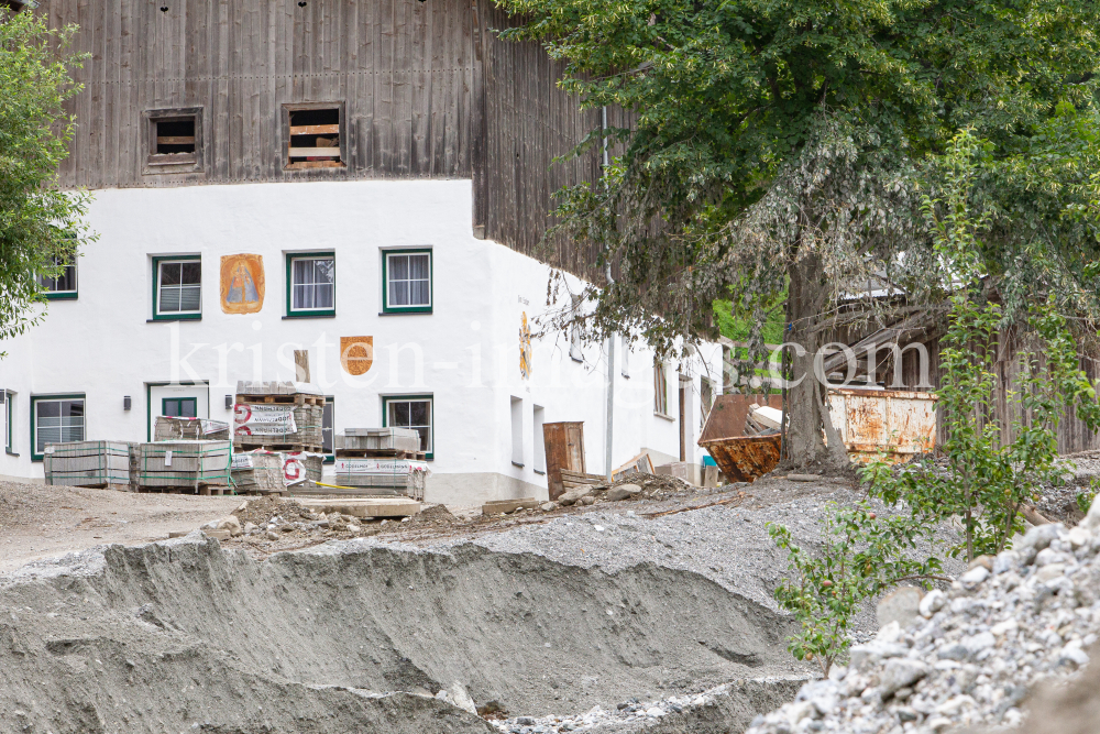 Murenabgang nach Unwetter in Mieders im Stubaital, Stubai, Tirol, Österreich by kristen-images.com