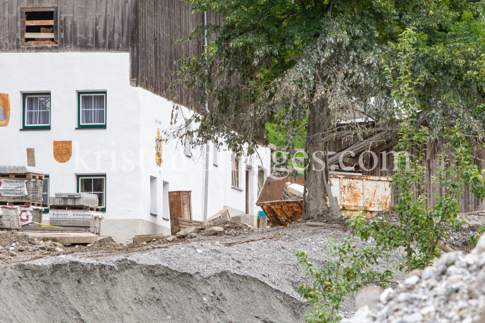 Murenabgang nach Unwetter in Mieders im Stubaital, Stubai, Tirol, Österreich by kristen-images.com