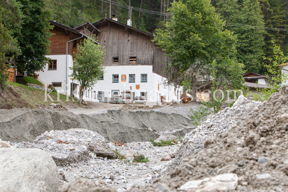 Murenabgang nach Unwetter in Mieders im Stubaital, Stubai, Tirol, Österreich by kristen-images.com