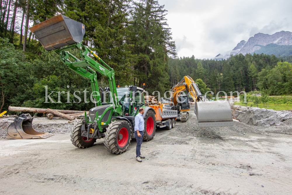 Murenabgang nach Unwetter in Mieders im Stubaital, Stubai, Tirol, Österreich by kristen-images.com