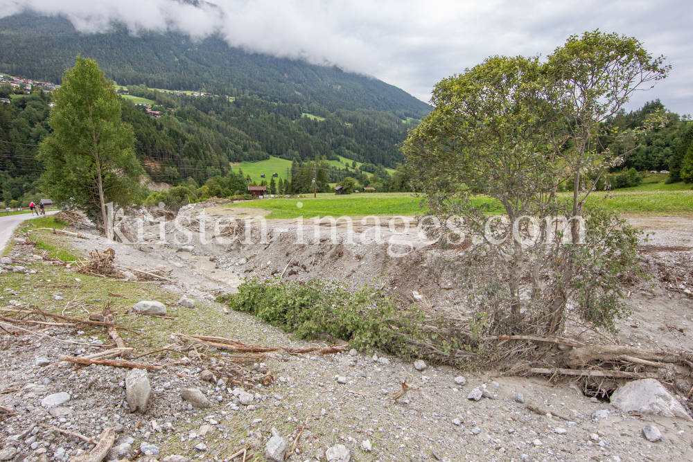 Murenabgang nach Unwetter in Mieders im Stubaital, Stubai, Tirol, Österreich by kristen-images.com