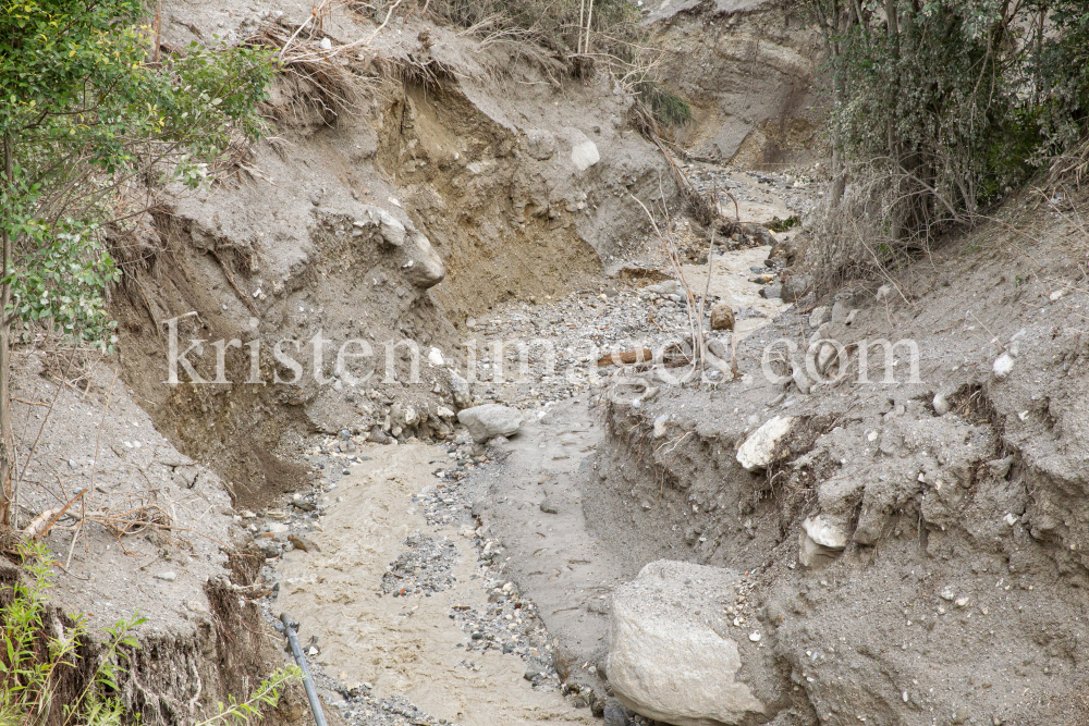 Murenabgang nach Unwetter in Mieders im Stubaital, Stubai, Tirol, Österreich by kristen-images.com