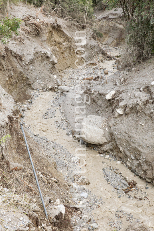 Murenabgang nach Unwetter in Mieders im Stubaital, Stubai, Tirol, Österreich by kristen-images.com