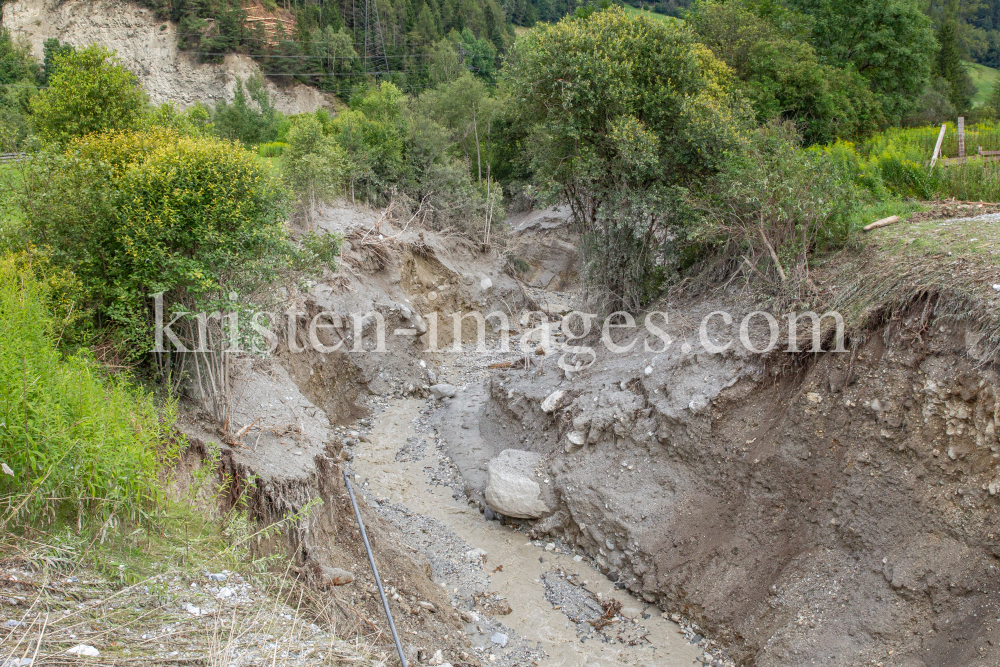 Murenabgang nach Unwetter in Mieders im Stubaital, Stubai, Tirol, Österreich by kristen-images.com