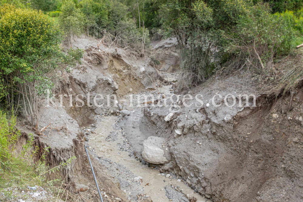 Murenabgang nach Unwetter in Mieders im Stubaital, Stubai, Tirol, Österreich by kristen-images.com