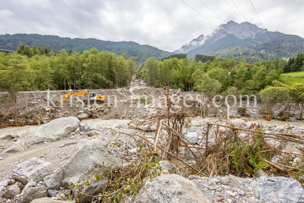 Murenabgang nach Unwetter in Mieders im Stubaital, Stubai, Tirol, Österreich by kristen-images.com