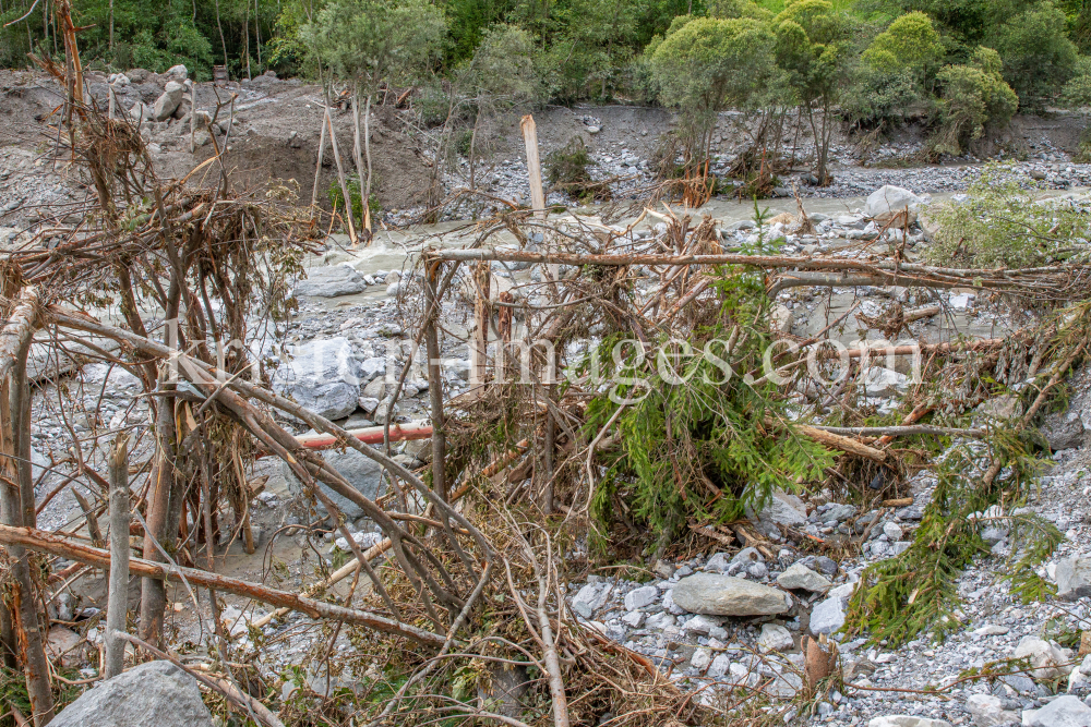 Murenabgang nach Unwetter in Mieders im Stubaital, Stubai, Tirol, Österreich by kristen-images.com