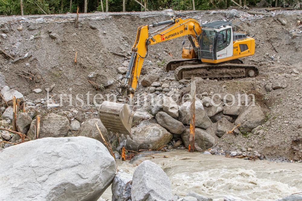 Murenabgang nach Unwetter in Mieders im Stubaital, Stubai, Tirol, Österreich by kristen-images.com