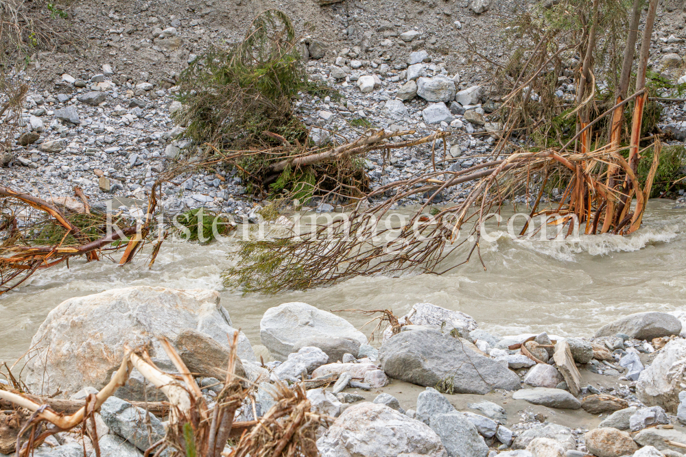 Murenabgang nach Unwetter in Mieders im Stubaital, Stubai, Tirol, Österreich by kristen-images.com