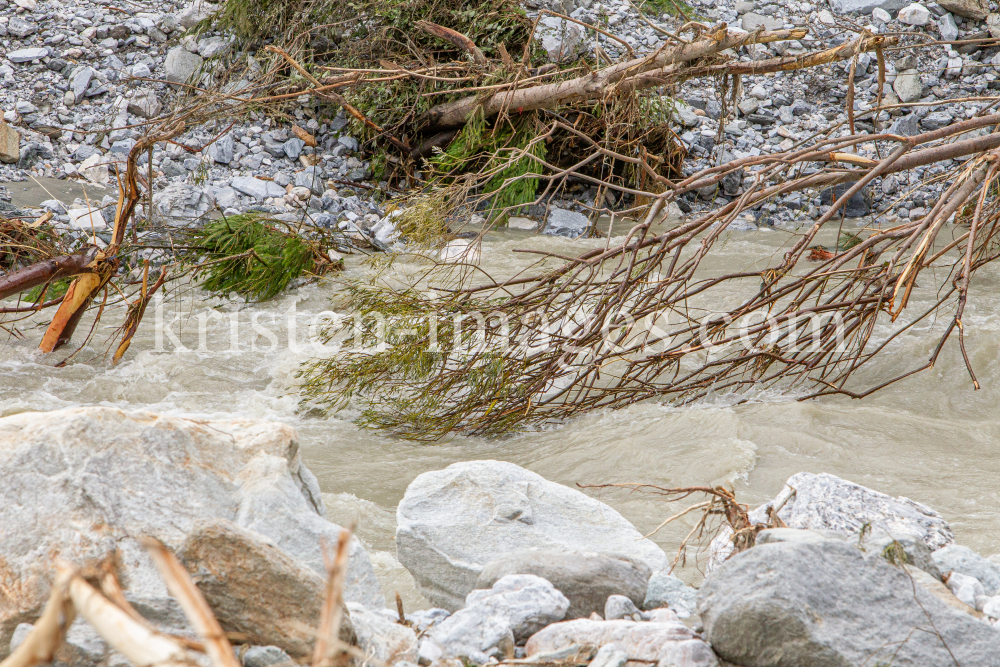 Murenabgang nach Unwetter in Mieders im Stubaital, Stubai, Tirol, Österreich by kristen-images.com