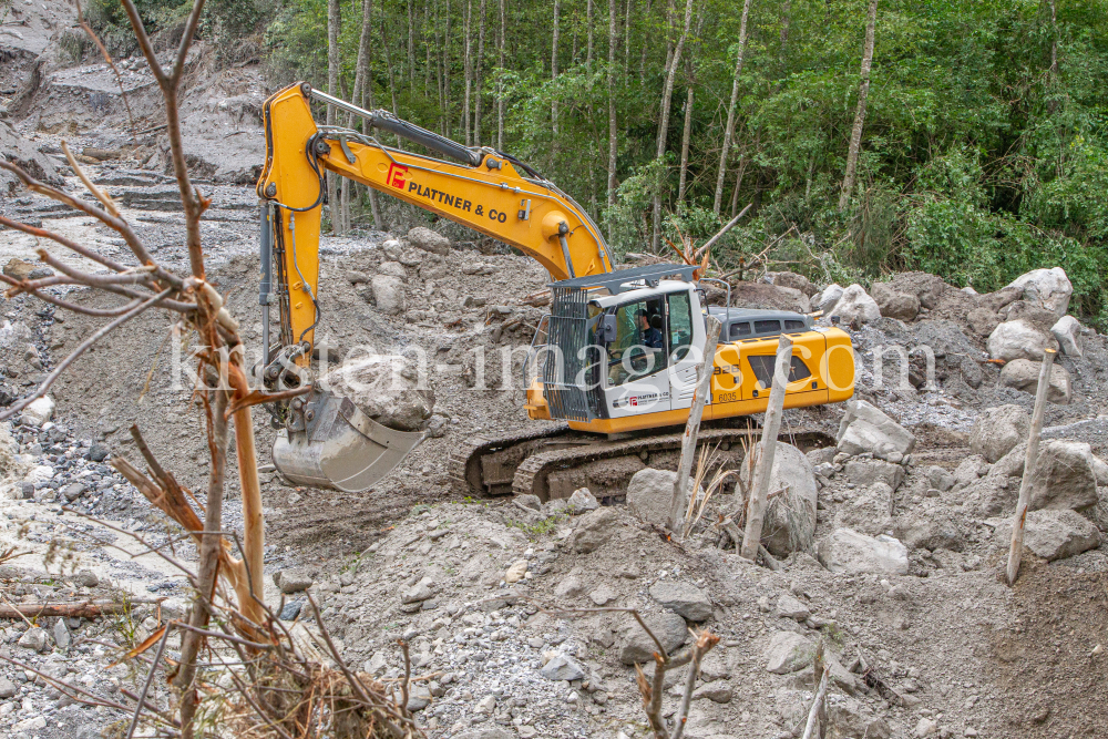 Murenabgang nach Unwetter in Mieders im Stubaital, Stubai, Tirol, Österreich by kristen-images.com