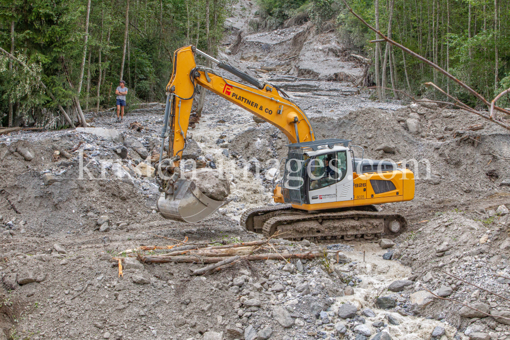 Murenabgang nach Unwetter in Mieders im Stubaital, Stubai, Tirol, Österreich by kristen-images.com