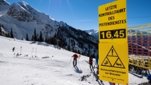 Skigebiet Rosshütte Seefeld, Tirol / Hinweisschild, Warntafel