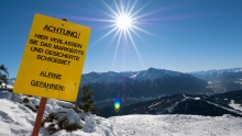 Skigebiet Rosshütte Seefeld, Tirol / Hinweisschild, Warntafel