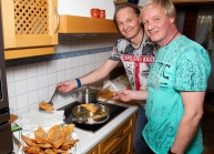 Mario und Christoph kochen / Innsbruck, Tirol, Austria