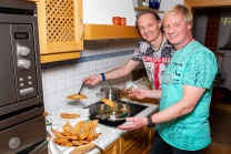 Mario und Christoph kochen / Innsbruck, Tirol, Austria