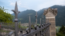 Zaun um die Wallfahrtskirche Maria Locherboden, Mötz, Mieminger Plateau