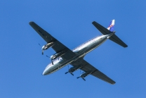 Flugzeug Douglas DC-6B von den Flying Bulls, Red Bull