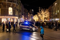 Polizeiauto mit Blaulicht in der Maria-Theresien-Straße, Innsbruck
