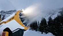 Stubaier Gletscher, Stubaital, Tirol, Austria / Schneekanone