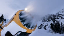 Stubaier Gletscher, Stubaital, Tirol, Austria / Schneekanone