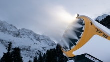 Stubaier Gletscher, Stubaital, Tirol, Austria / Schneekanone