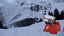 Stubaier Gletscher, Stubaital, Tirol, Austria / Schneekanone