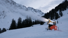 Stubaier Gletscher, Stubaital, Tirol, Austria / Schneekanone