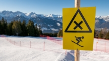 Kreuzung zweier Skipisten / Patscherkofel, Tirol, Austria